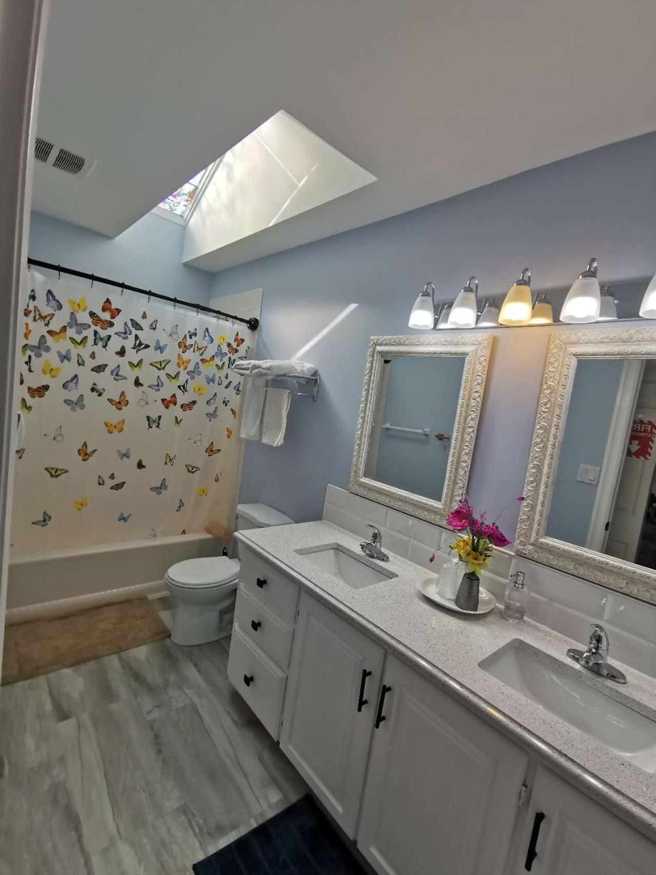 Apartamento Diana'S Beauty House Charlottetown Exterior foto